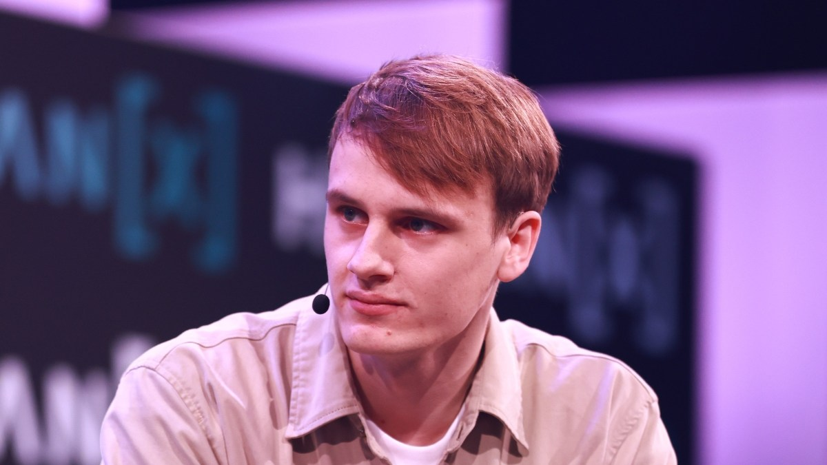 Фабиан Хедин, съосновател на Lovable, на технологичния форум HumanX в Амстердам