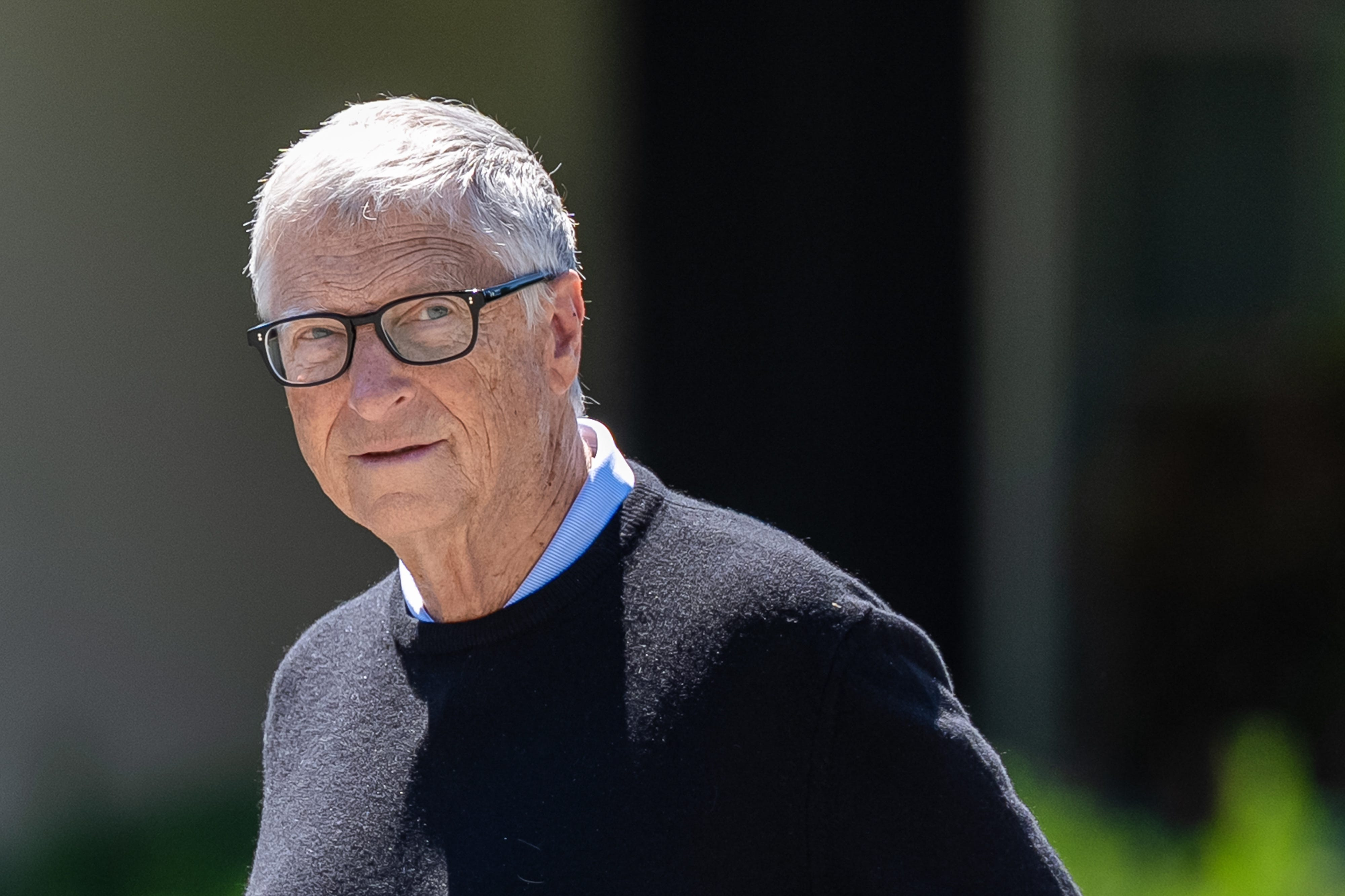 Илюстрация към новината за bill-gates-warns-ai-could-cause-billion-deaths