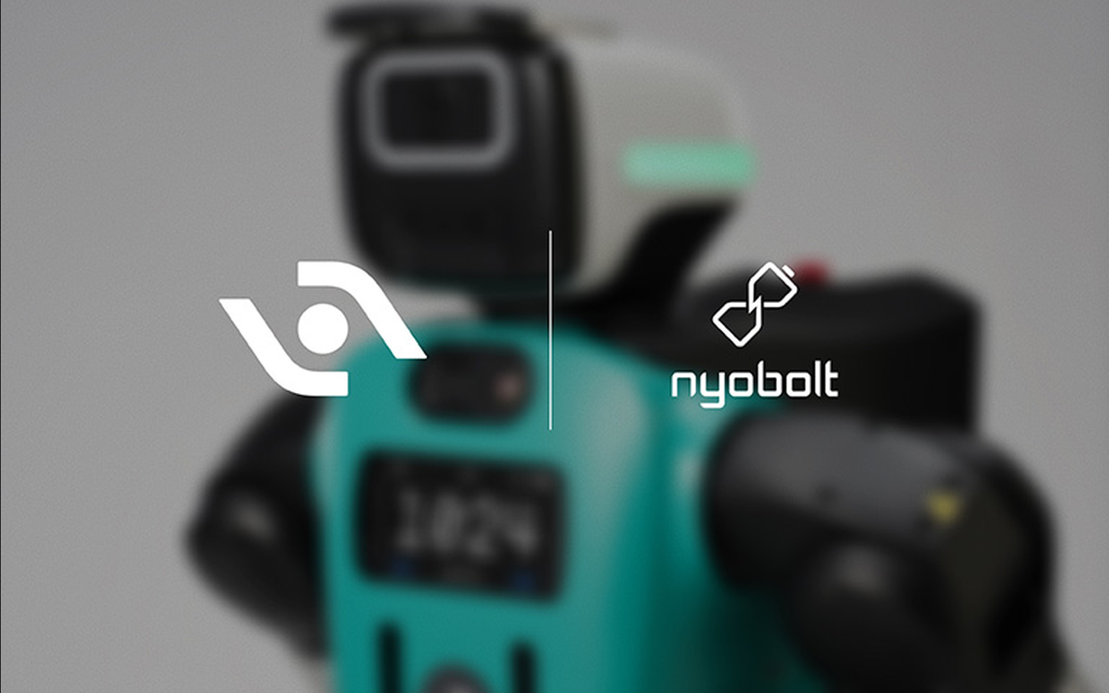 Хуманоидният робот Digit на Agility Robotics с логото на технологията Nyobolt
