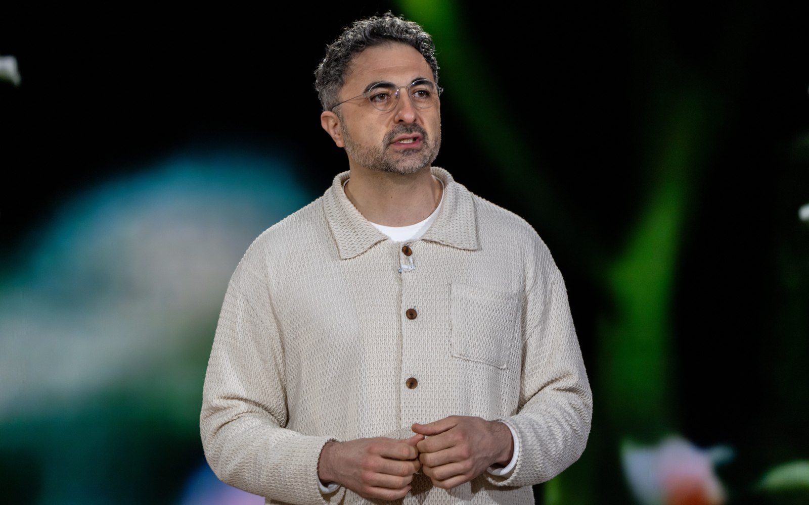 Microsoft AI представи авангарден модел MAI-B, изравняващ OpenAI при една четвърт от изчислителната мощ