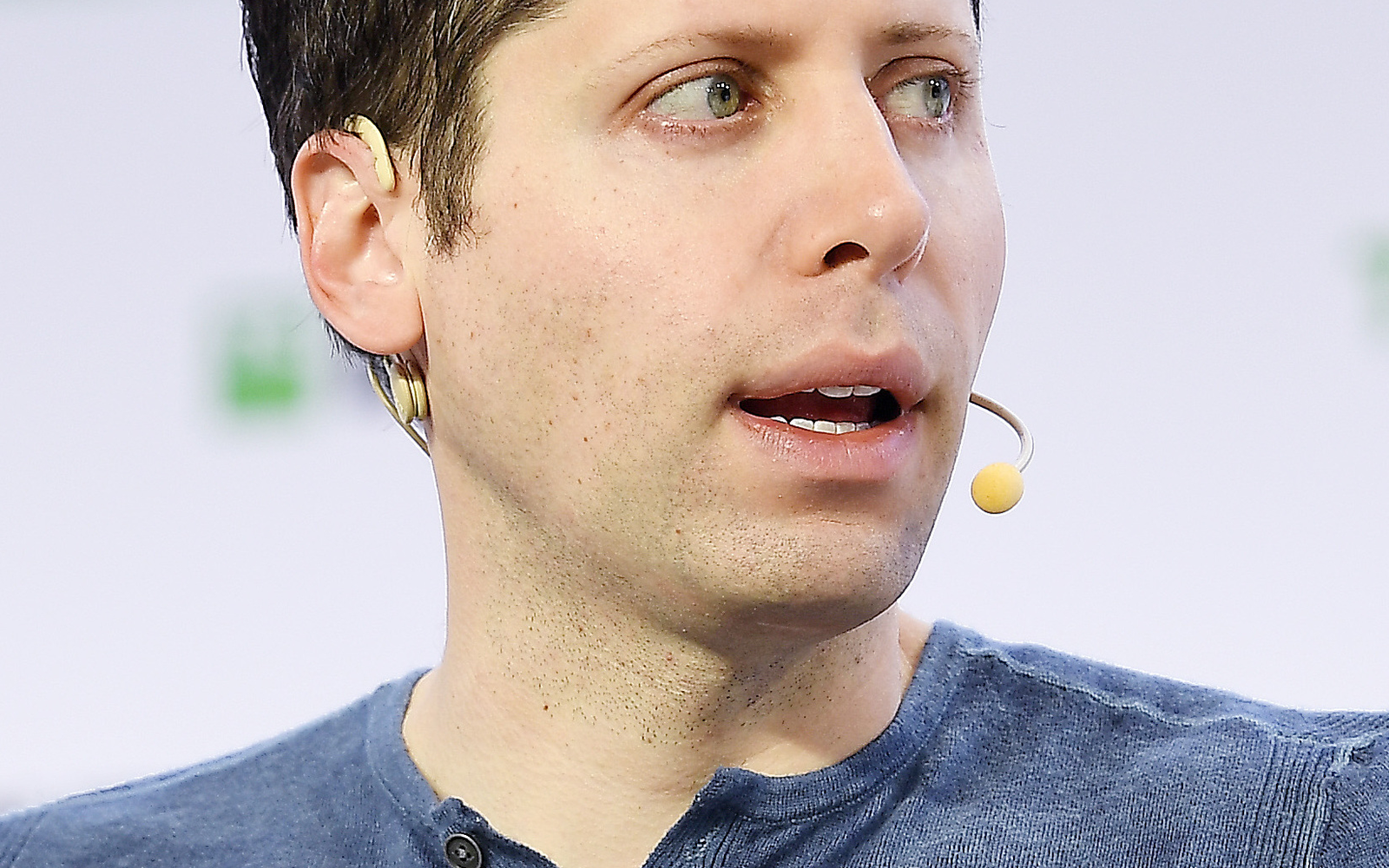 Сам Алтман представя архитектурните иновации на OpenAI на сцената на TechCrunch Disrupt
