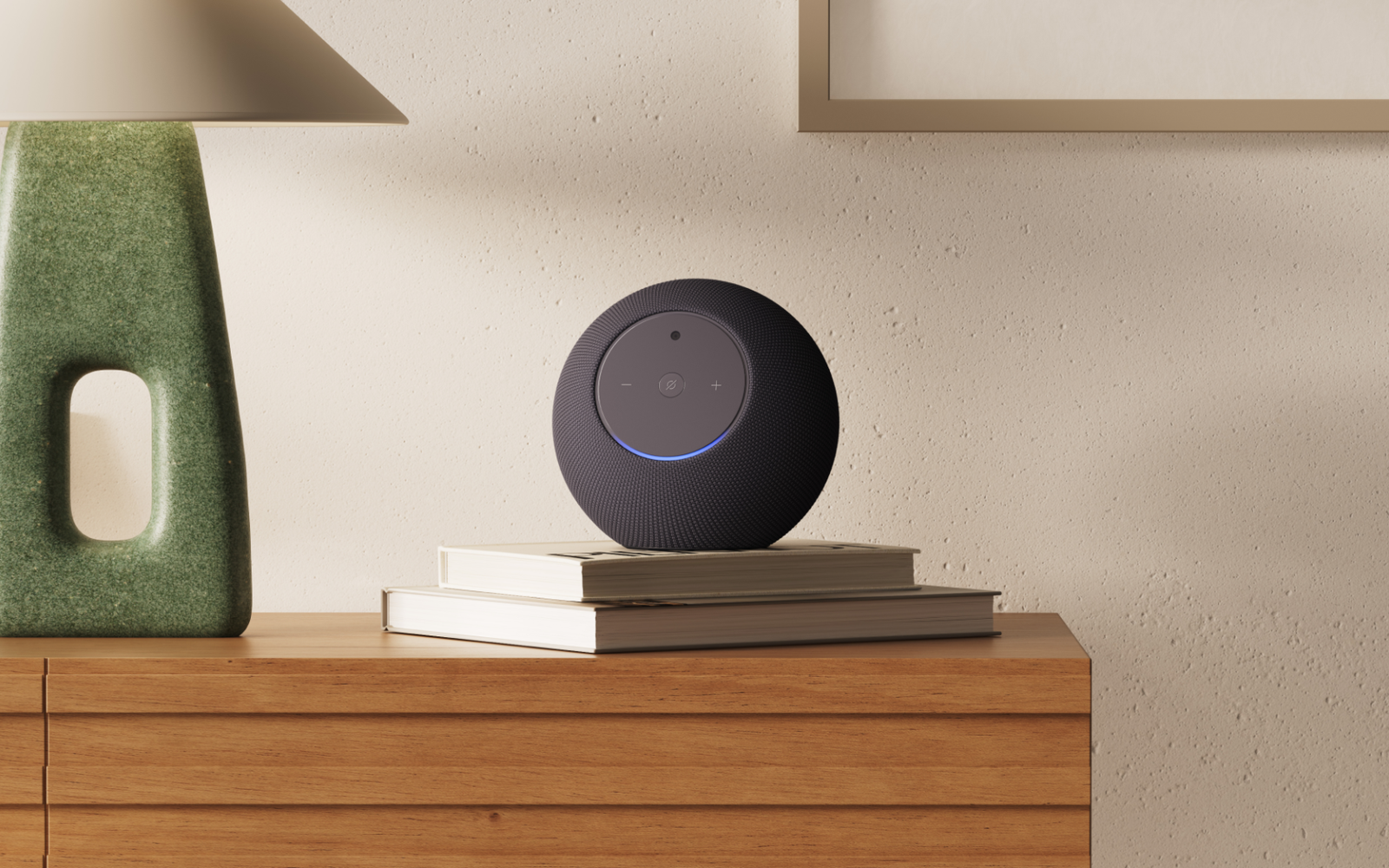 Устройство Amazon Echo Studio с камера