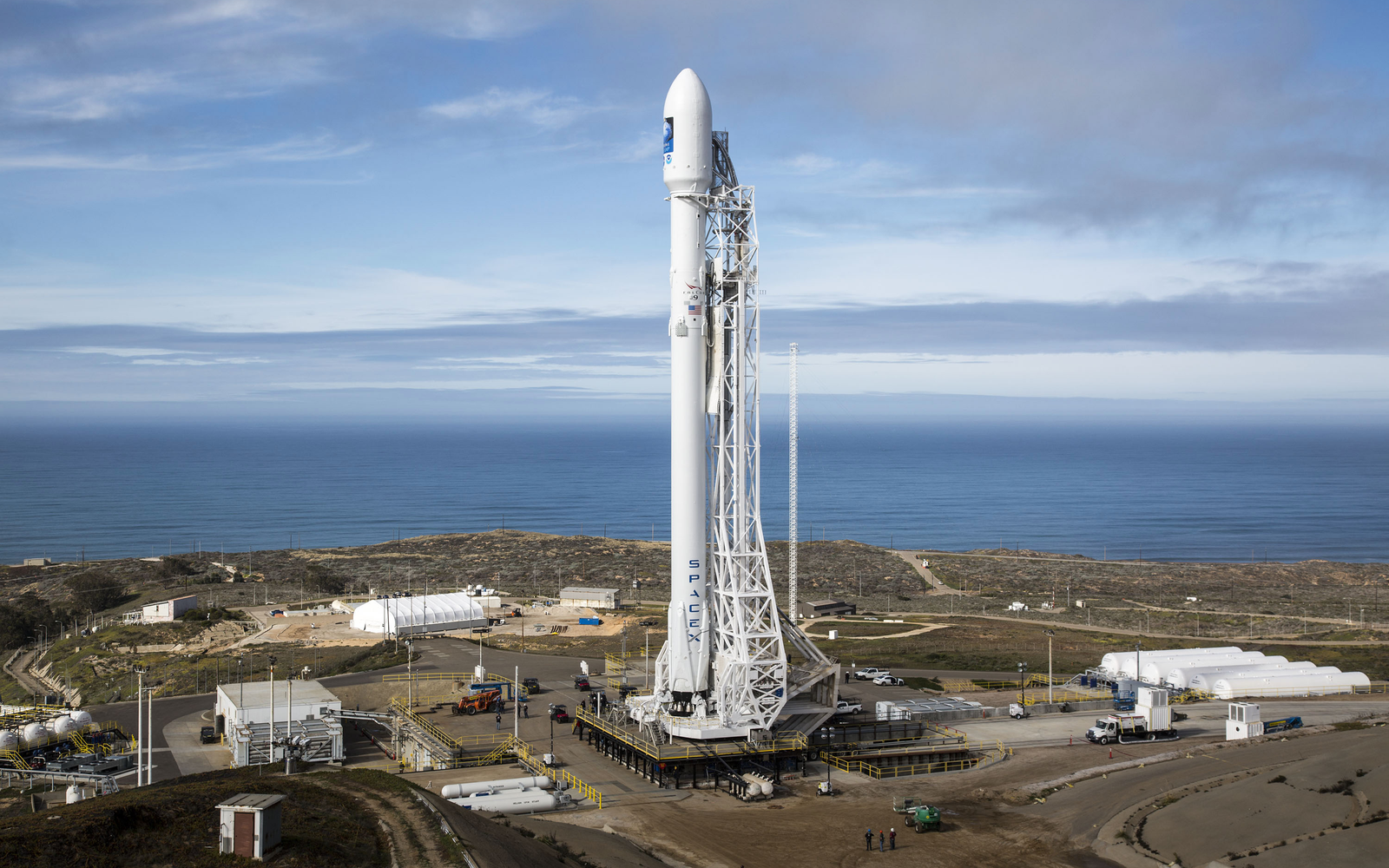 Изстрелване на ракета Falcon 9 на SpaceX от космическия център Кенеди